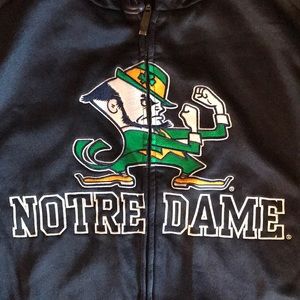 Norte Dame Fighting Irish sweatshirt